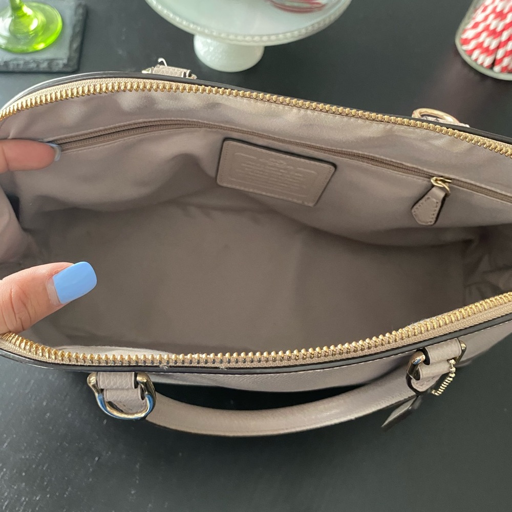 Coach purse - Picture 5 of 6